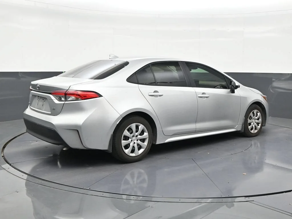 2024 Toyota Corolla LE photo 5