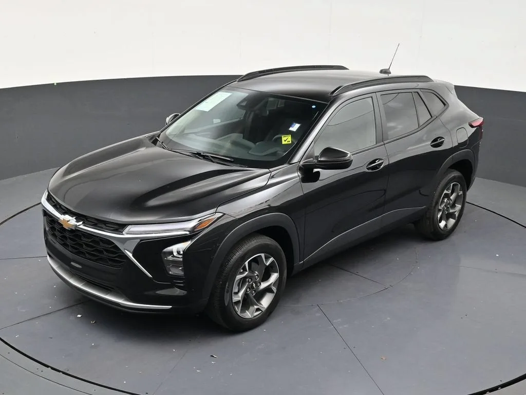 2024 Chevrolet Trax LT photo 12