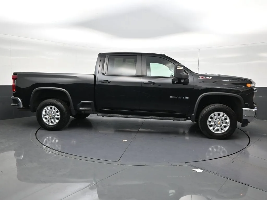 2024 Chevrolet Silverado 2500 HD LT photo 6