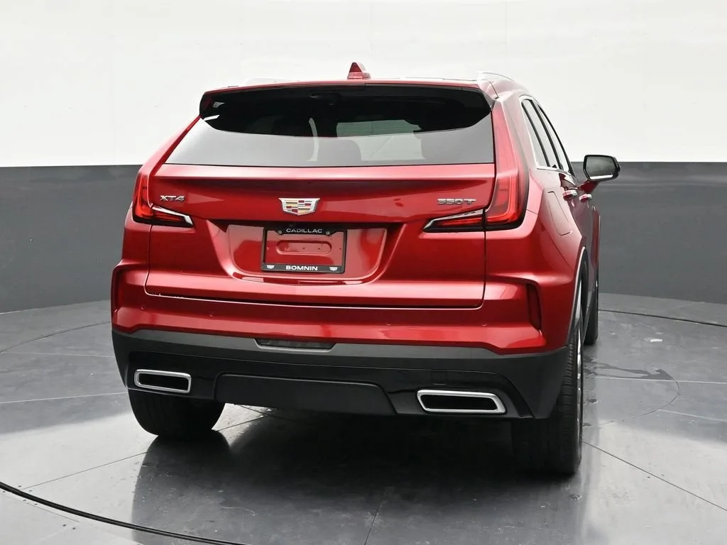 2024 Cadillac XT4 Premium Luxury photo 4