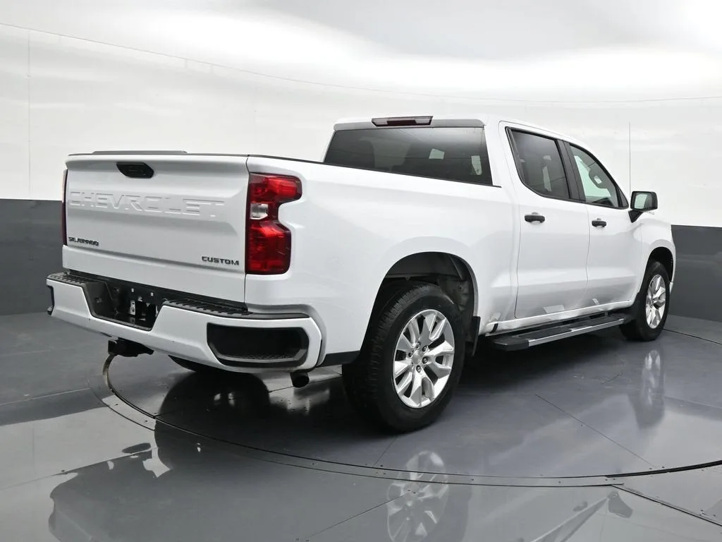 2024 Chevrolet Silverado 1500 Custom photo 5