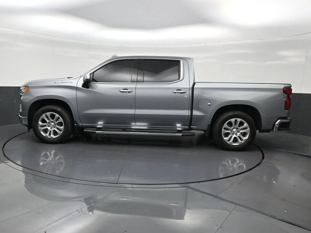 2024 Chevrolet Silverado 1500 LTZ photo 2