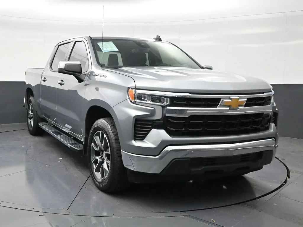 2024 Chevrolet Silverado 1500 LT photo 7