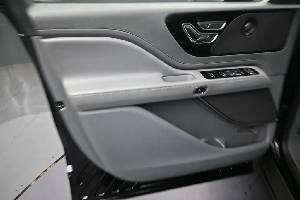 2021 Lincoln Aviator Grand Touring photo 10