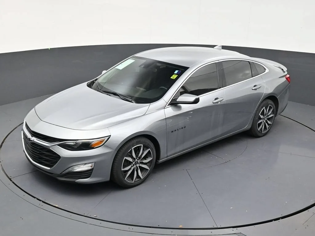 2024 Chevrolet Malibu RS photo 12
