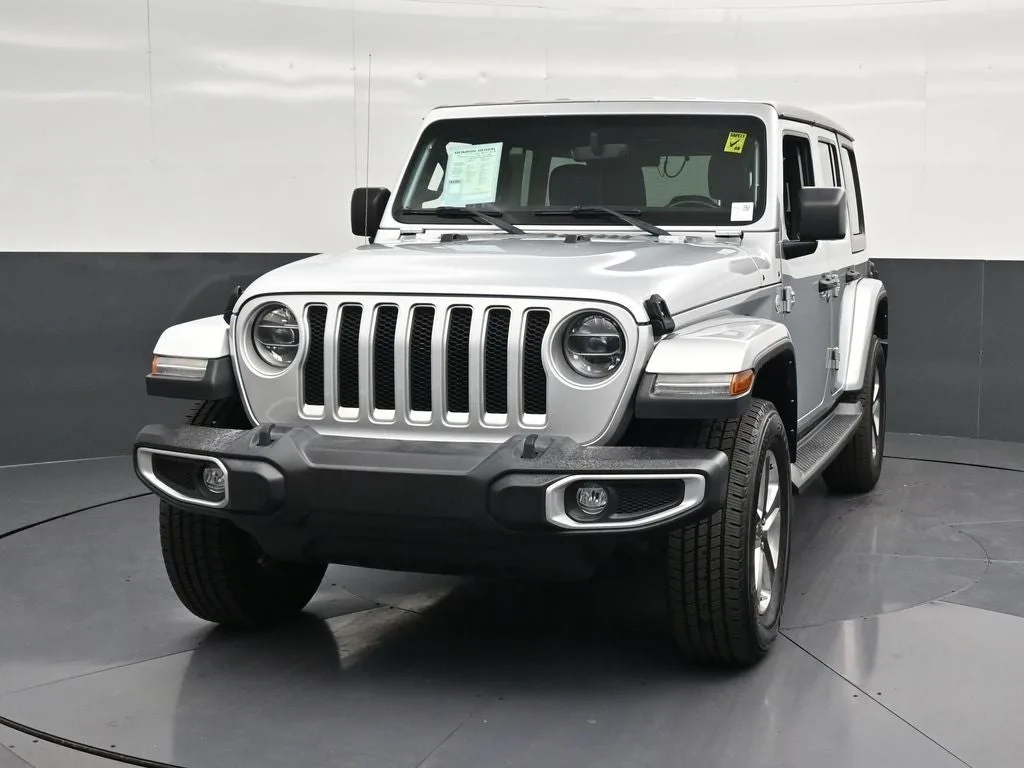 2022 Jeep Wrangler Unlimited Sahara photo 6