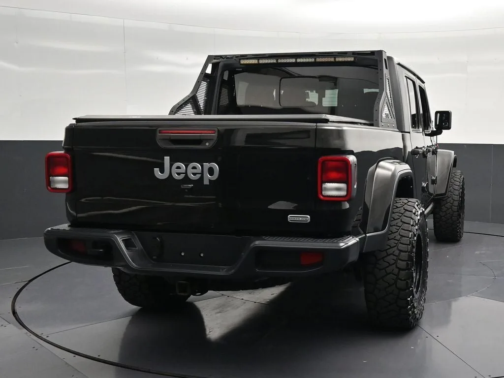 2021 Jeep Gladiator Overland photo 2