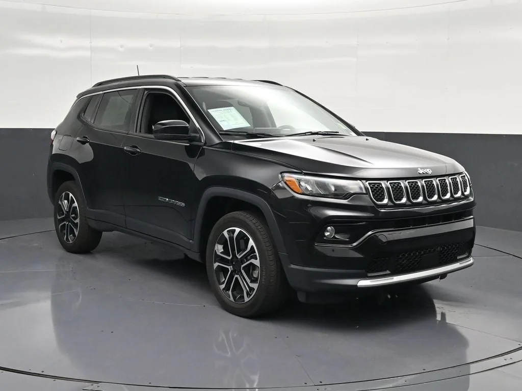 2023 Jeep Compass Limited photo 5