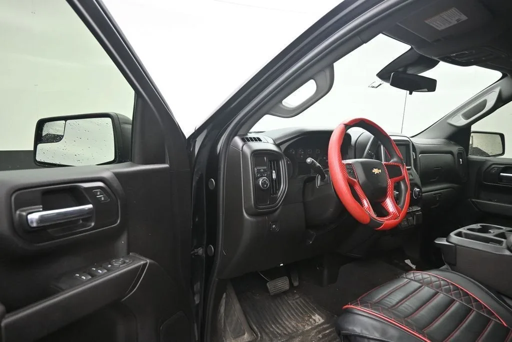 2024 Chevrolet Silverado 1500 Custom photo 10