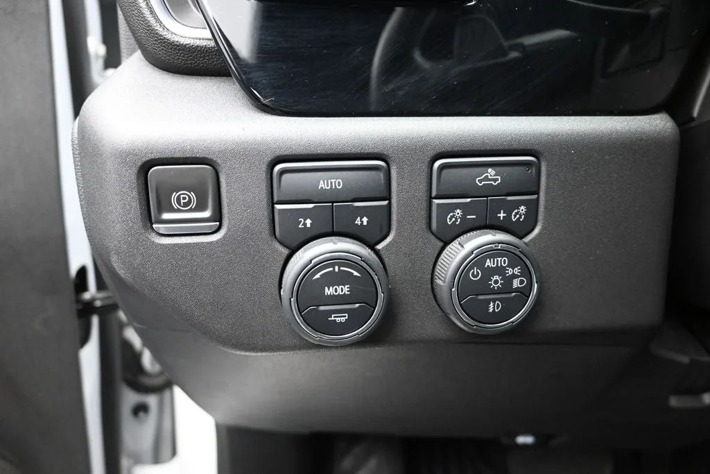 2023 Chevrolet Silverado 1500 RST photo 12