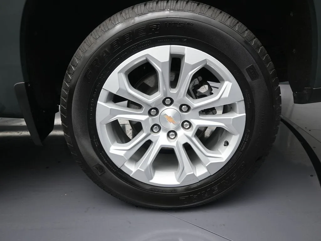 2025 Chevrolet Silverado 1500 LTZ photo 10