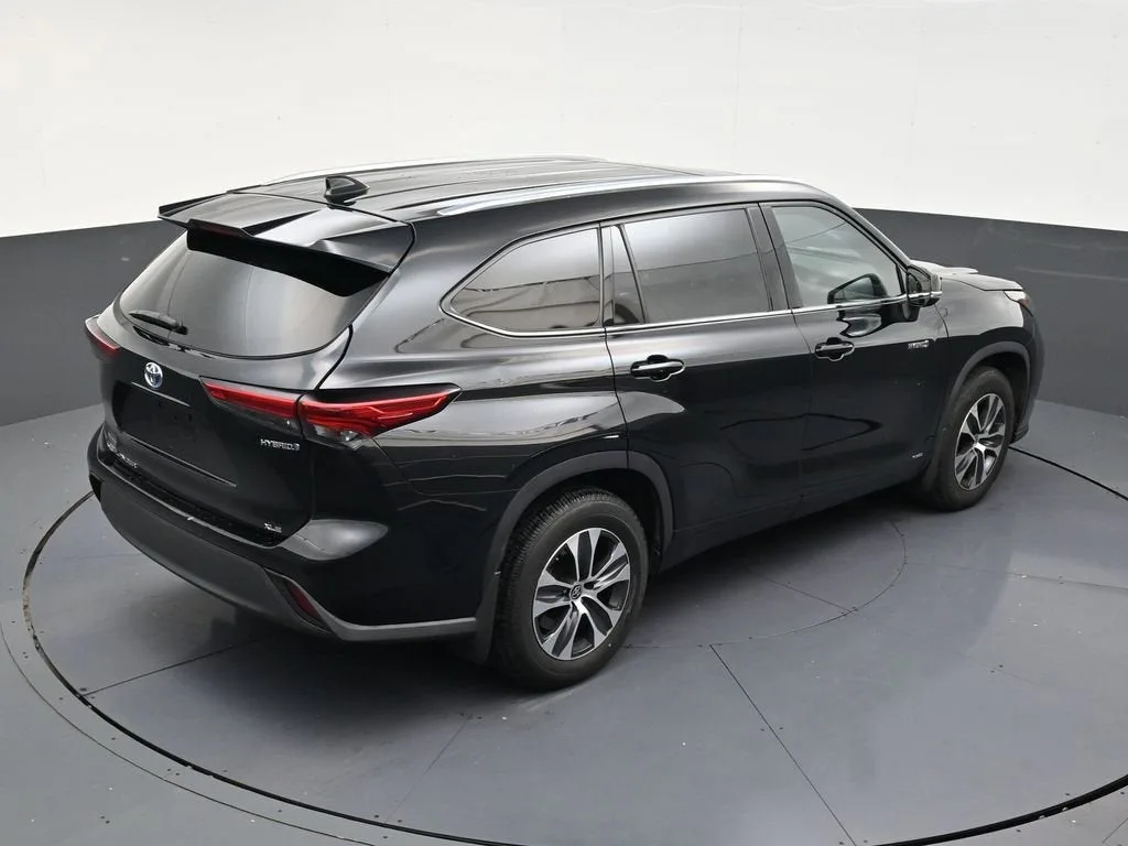 2021 Toyota Highlander Hybrid XLE photo 16