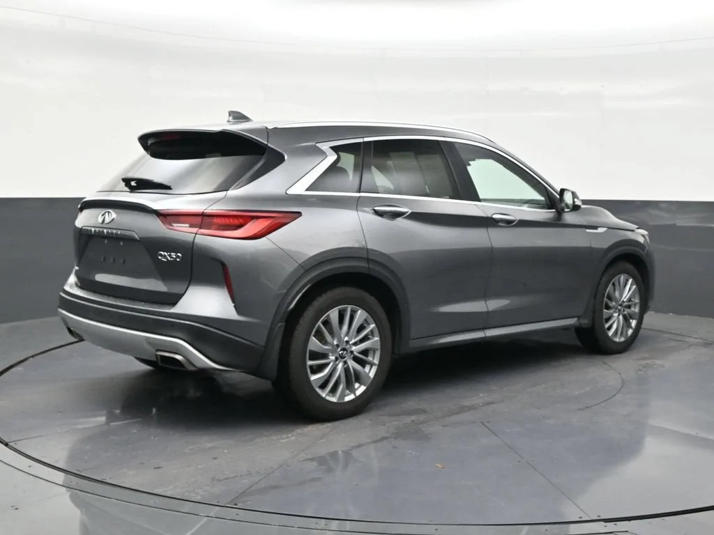 2023 INFINITI QX50 LUXE AWD photo 5
