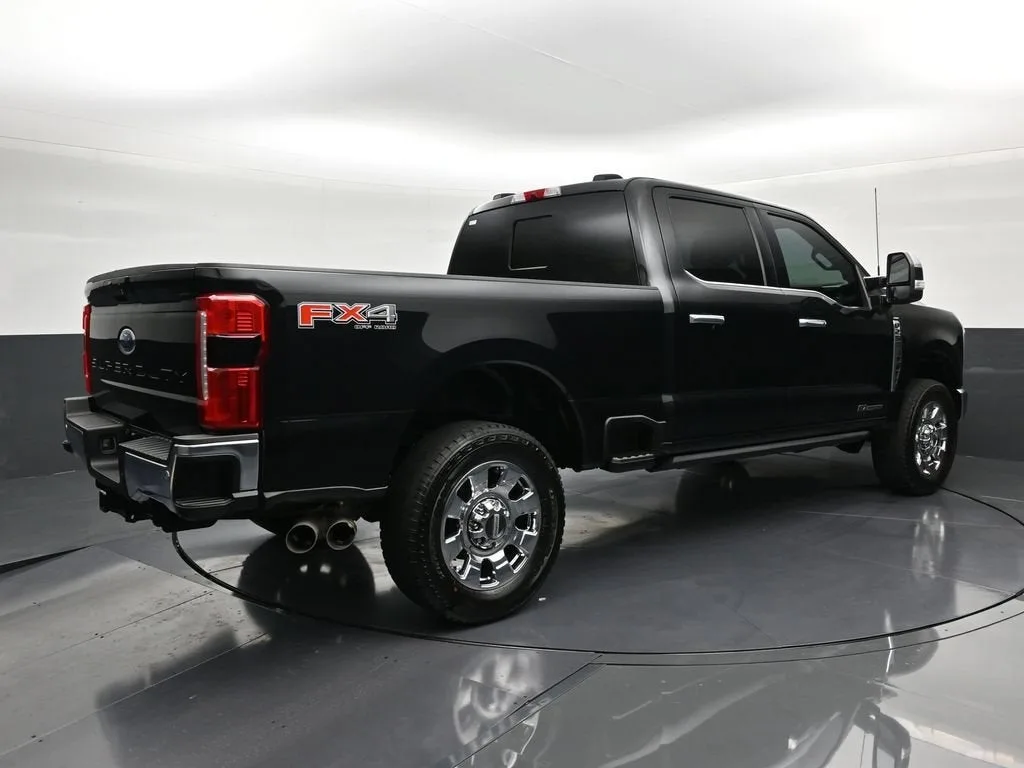 2025 Ford F-250 LARIAT photo 5