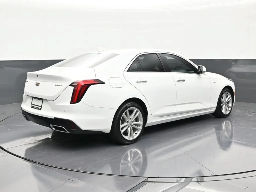 2023 Cadillac CT4 Luxury photo 5