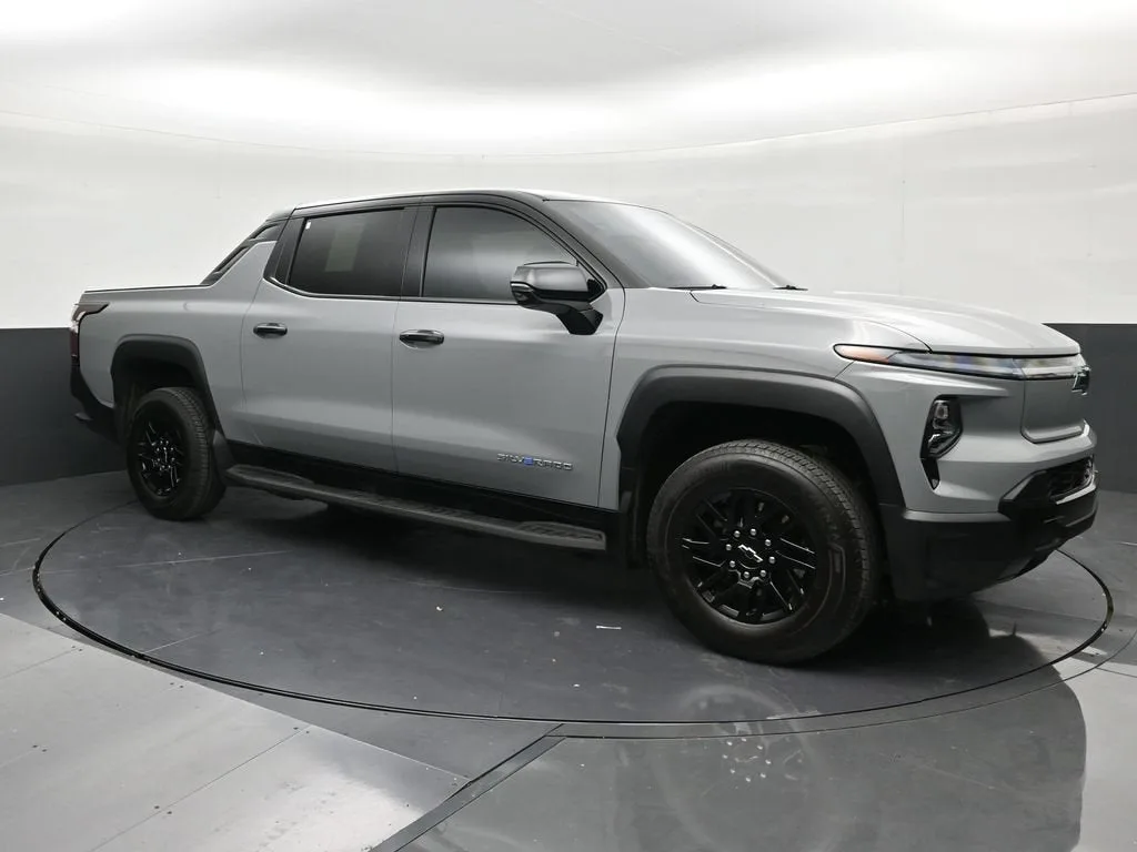 2026 Chevrolet Silverado EV LT - Extended Range photo 7