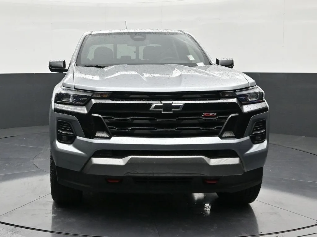 2025 Chevrolet Colorado Z71 photo 8