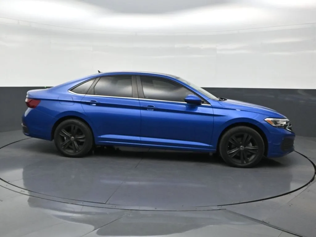 2023 Volkswagen Jetta SE photo 6