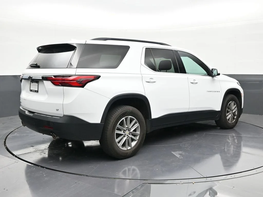 2022 Chevrolet Traverse LT Leather photo 5