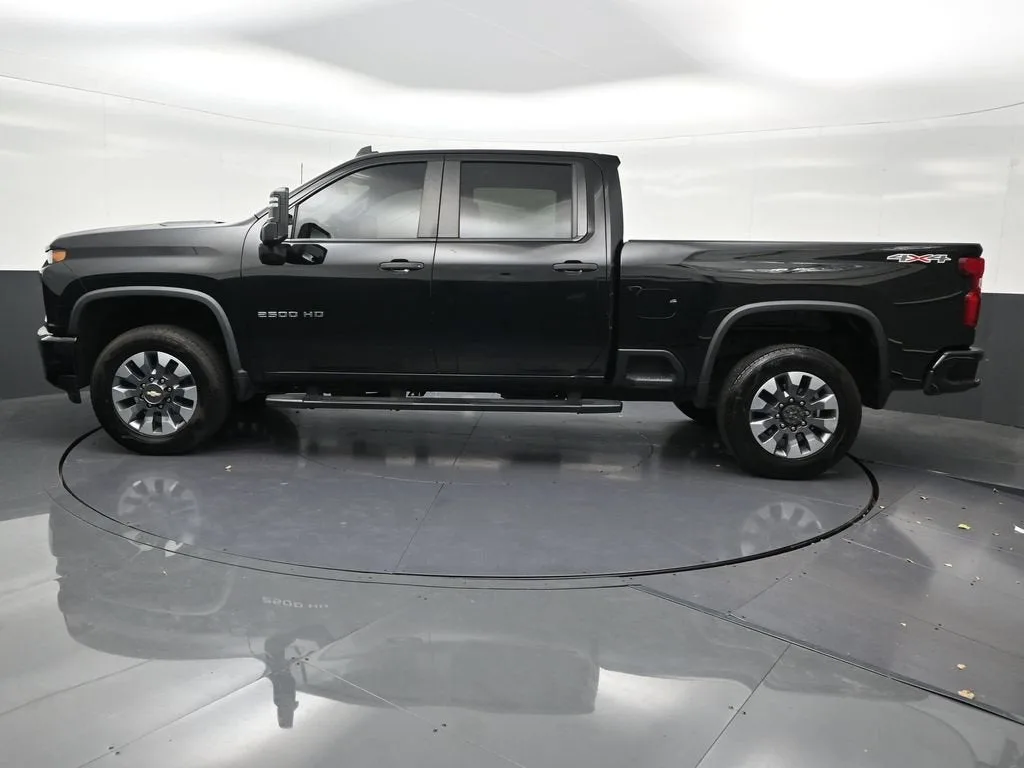 2021 Chevrolet Silverado 2500 HD Custom photo 4