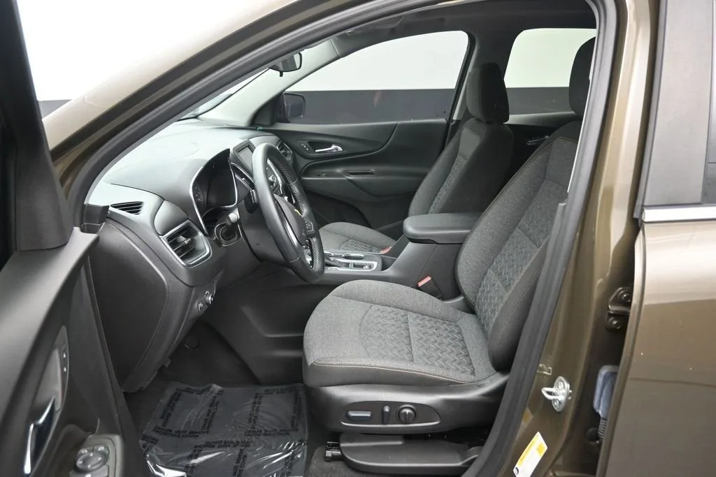 2023 Chevrolet Equinox LT photo 12