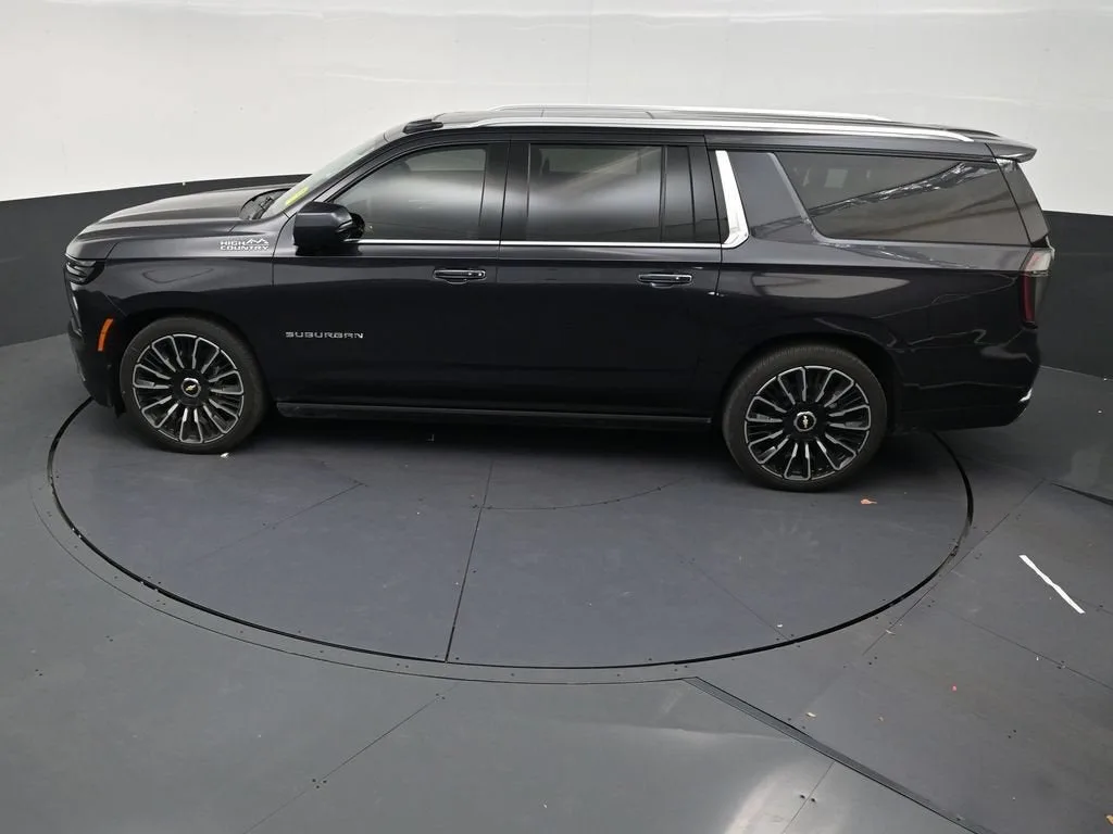 2026 Chevrolet Suburban High Country photo 12