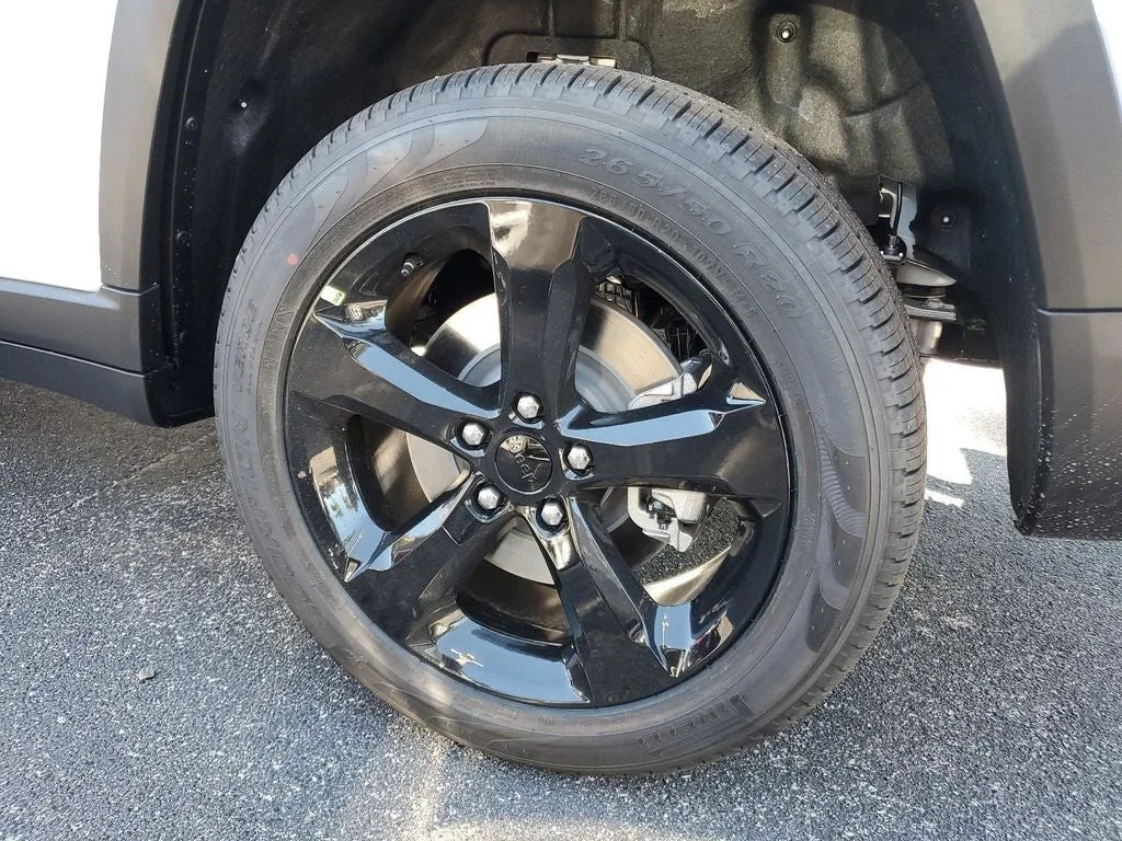 2025 Jeep Grand Cherokee L Limited photo 5