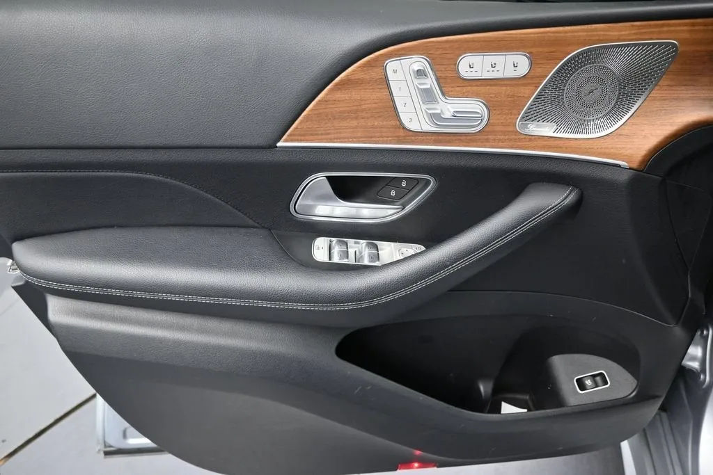 2024 Mercedes-Benz GLS 450 4MATIC® photo 10