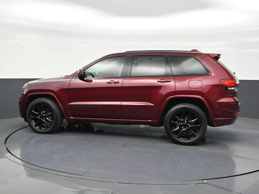 2020 Jeep Grand Cherokee Altitude 4x2 photo 2