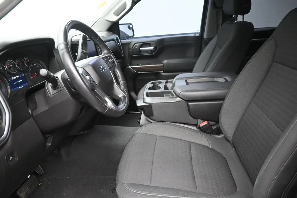 2021 Chevrolet Silverado 1500 LT photo 12