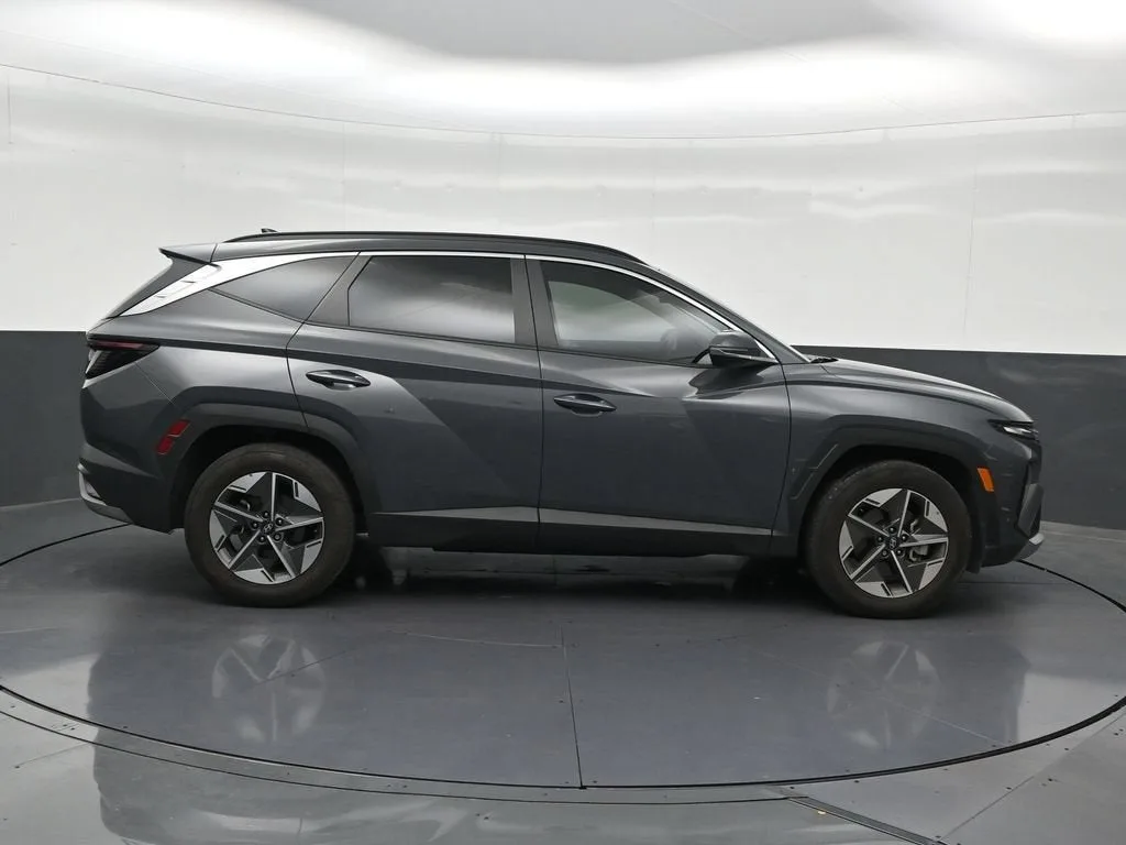 2025 Hyundai Tucson SEL Convenience photo 9