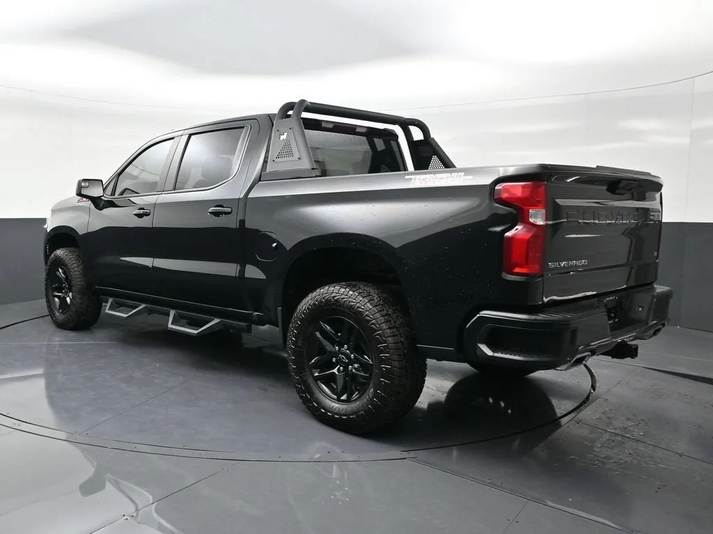 2022 Chevrolet Silverado 1500 LT Trail Boss photo 3