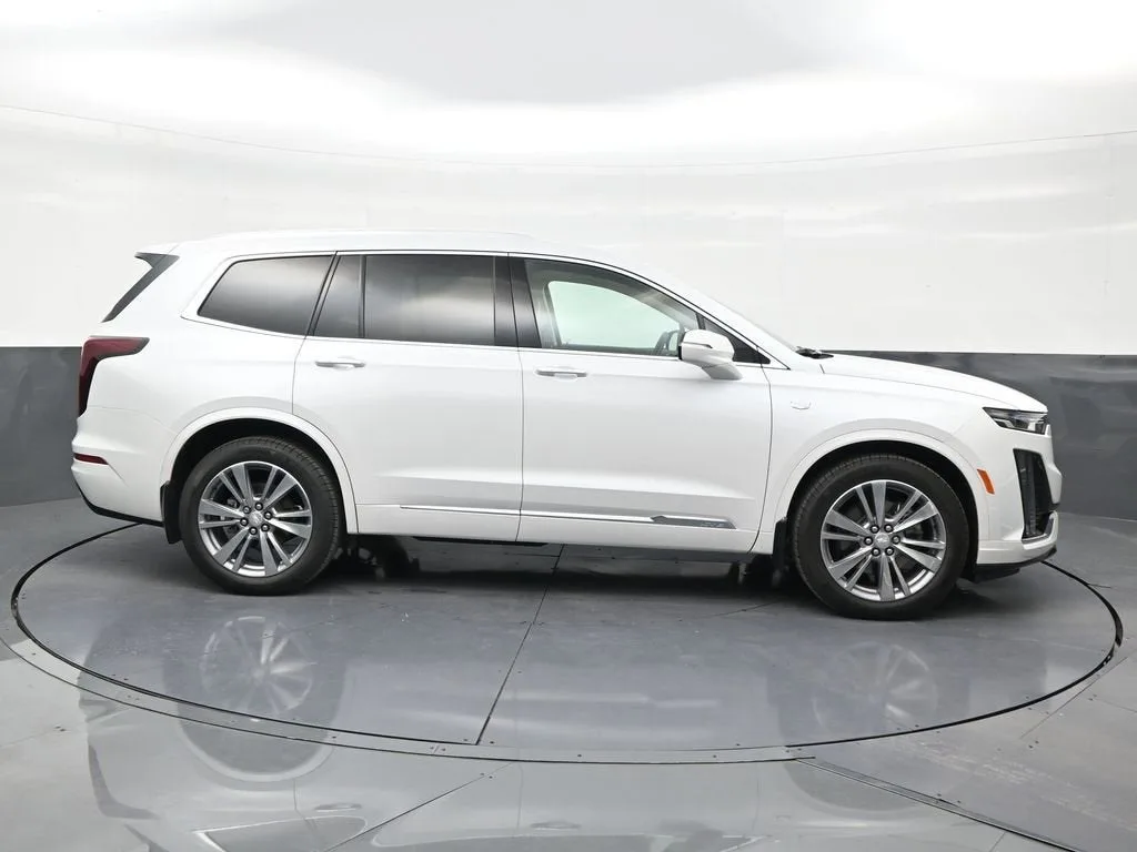 2025 Cadillac XT6 Premium Luxury photo 6