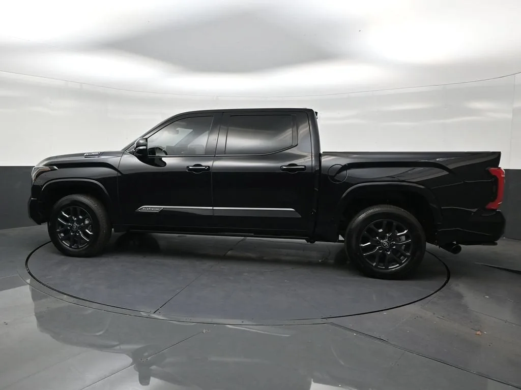 2025 Toyota Tundra Hybrid Platinum Hybrid CrewMax 5.5' Bed photo 2