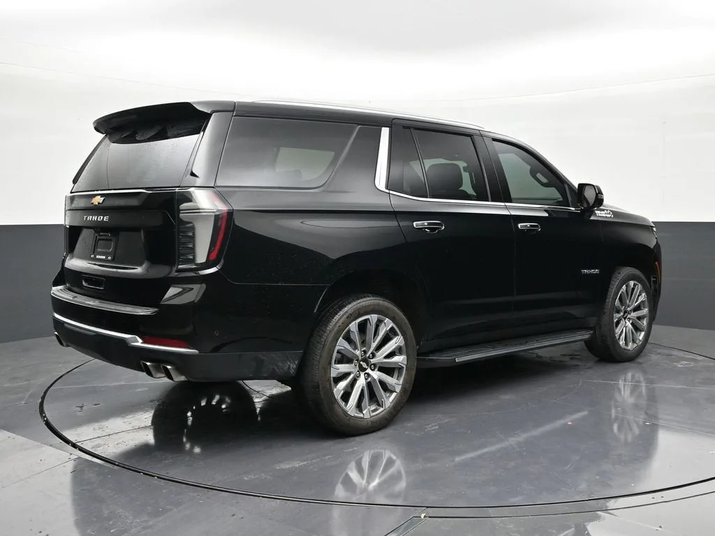 2025 Chevrolet Tahoe High Country photo 5