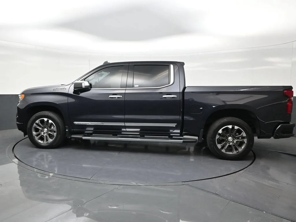 2024 Chevrolet Silverado 1500 High Country photo 2