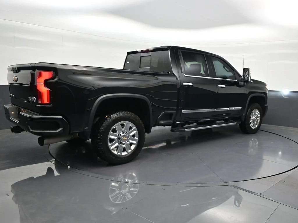 2024 Chevrolet Silverado 2500 HD High Country photo 5