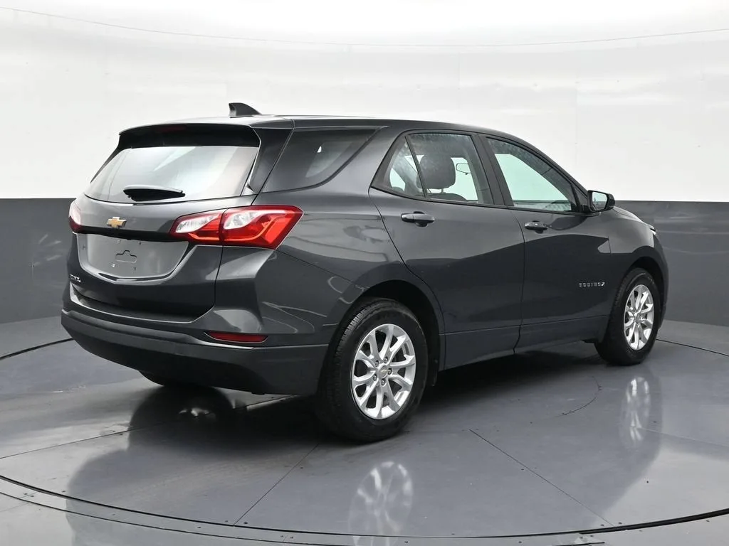 2024 Chevrolet Equinox LS photo 5