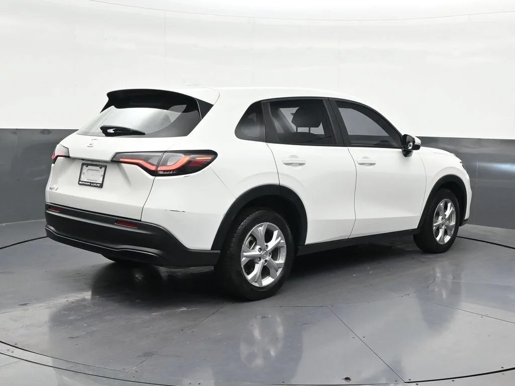 2023 Honda HR-V LX photo 5