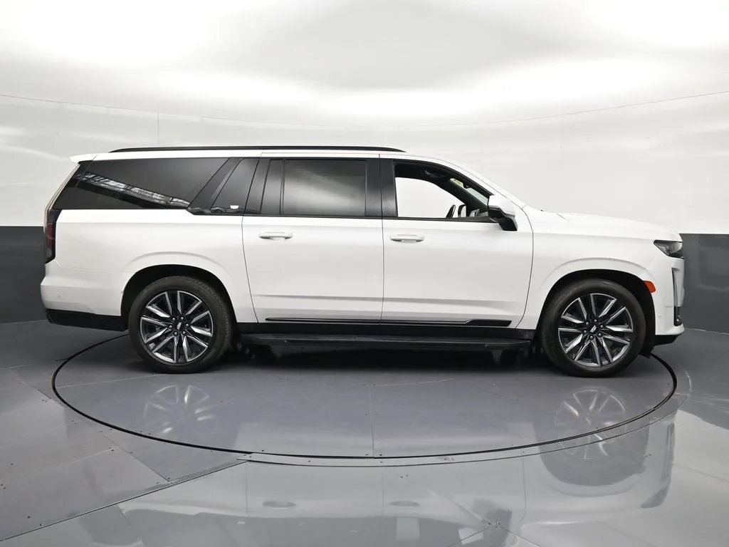 2021 Cadillac Escalade ESV Sport photo 4