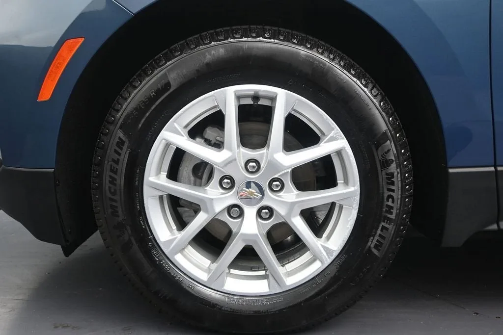 2024 Chevrolet Equinox LT photo 10