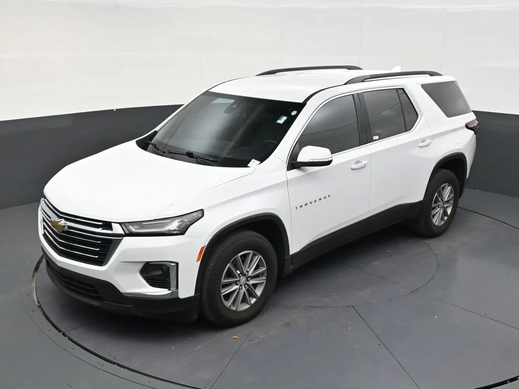 2023 Chevrolet Traverse LT Cloth photo 12