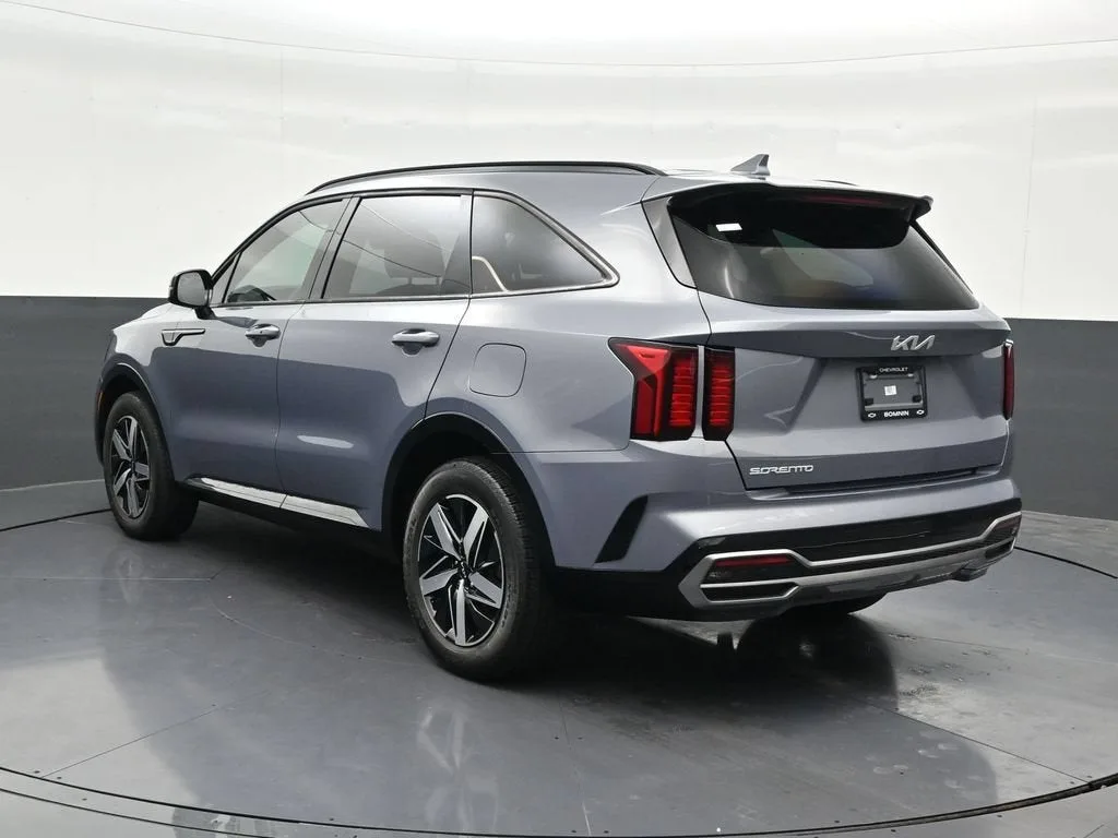 2023 Kia Sorento S photo 3