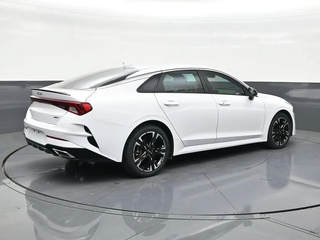 2024 Kia K5 GT-Line photo 5