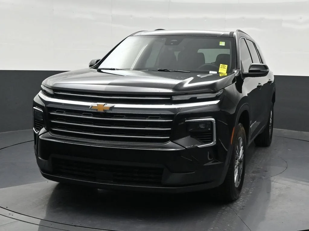 2026 Chevrolet Traverse LT photo 9