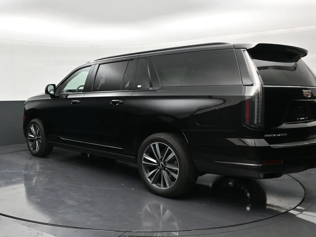 2026 Cadillac Escalade ESV Sport photo 3