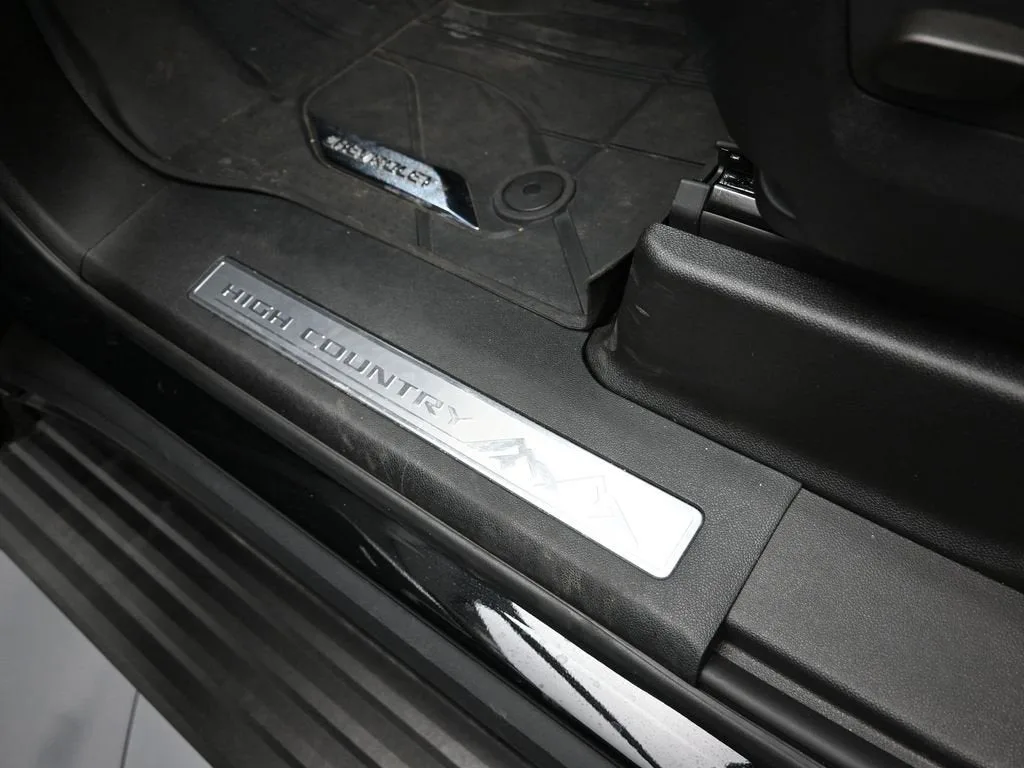 2025 Chevrolet Tahoe High Country photo 11