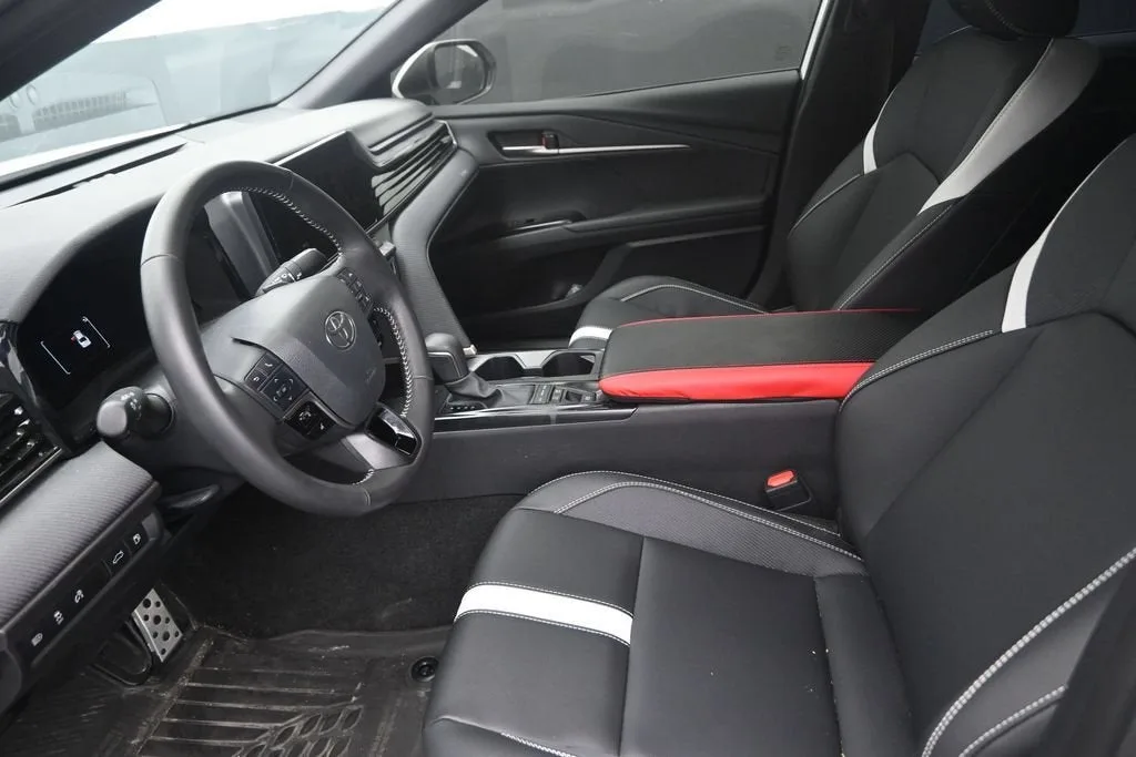 2026 Toyota Camry SE photo 12