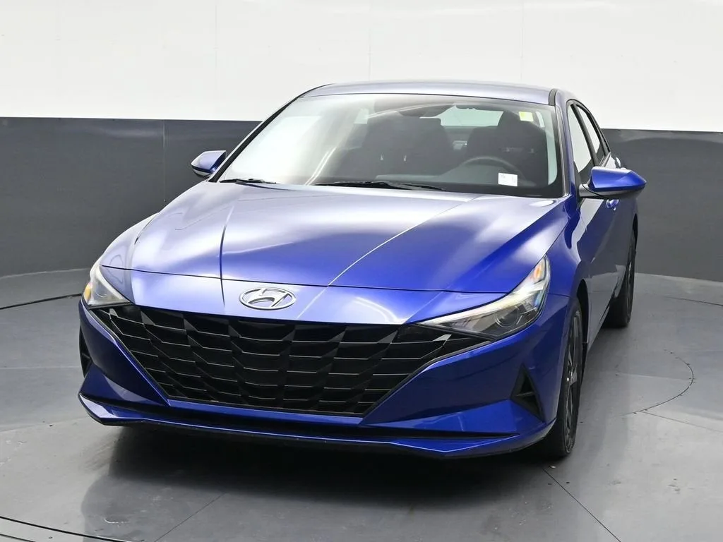 2023 Hyundai Elantra SEL photo 9