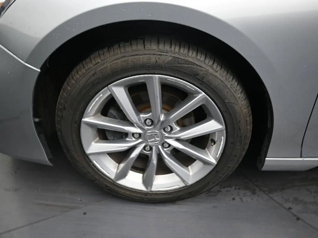 2022 Honda Accord LX photo 9
